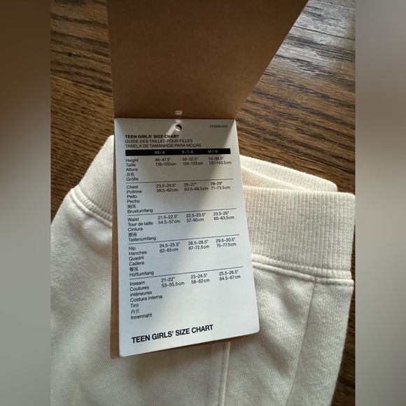 The North Face Girls' Camp Fleece Joggers, white gardenia, small, NWT - Picture 4 of 4